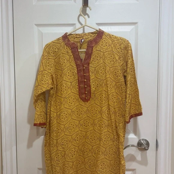 Yellow and Red Patterned Kurta - Picture 3 of 3